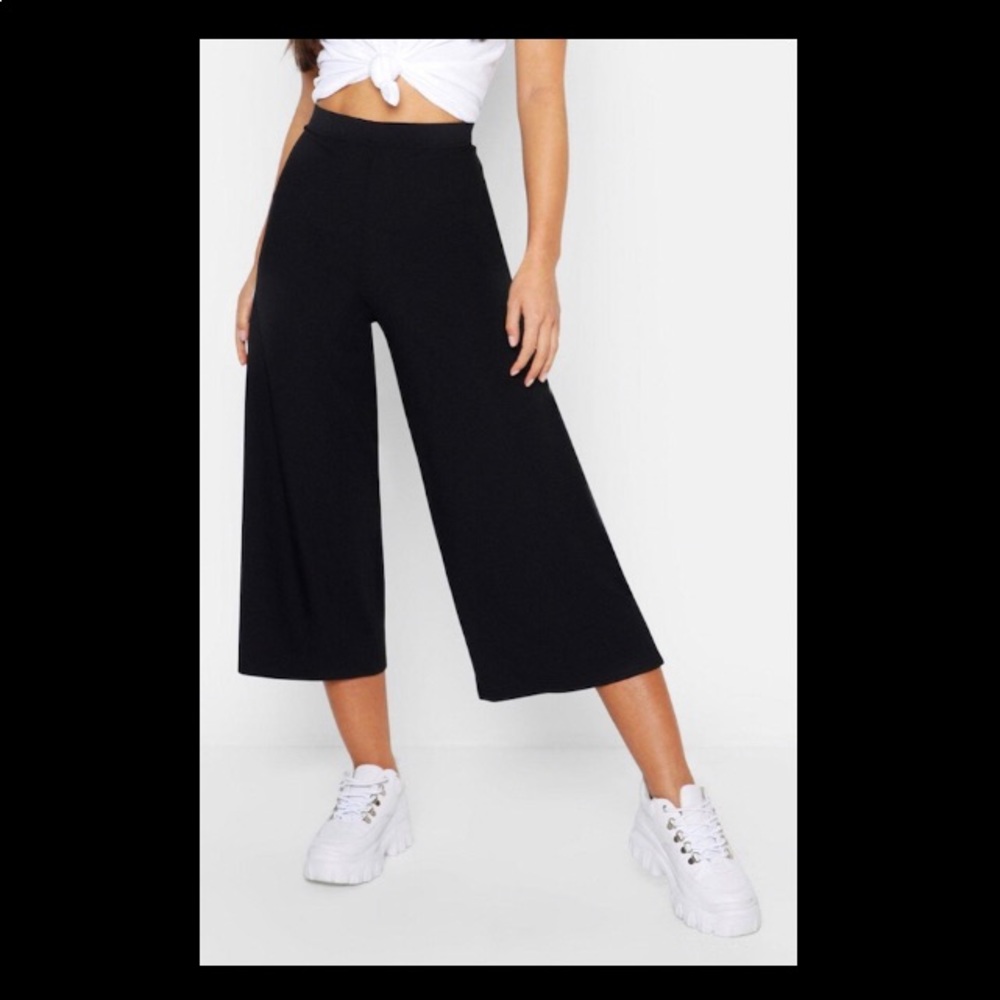 Boohoo Black Flowy Pants